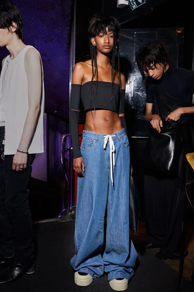 Look 3